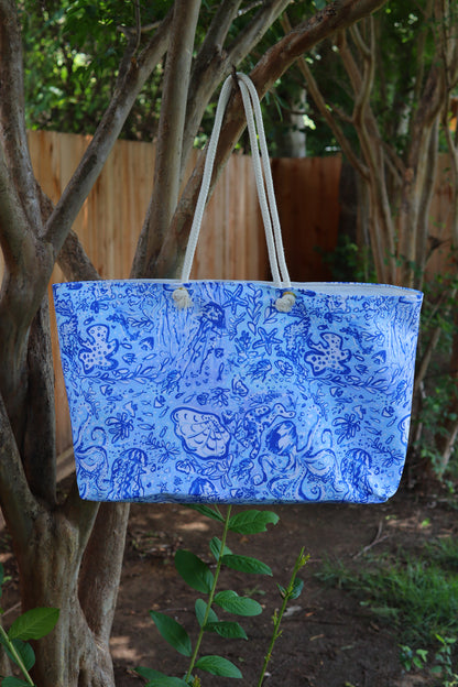 Large Tote bag with rope handles in Octopus' Garden Party in Beachy Blue